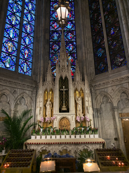 薔薇の香るSt. Patrick's Cathedral☆｜Comme d'habitude  〜パリ・東京行ったり来たりblog〜｜Paris｜madame FIGARO.jp（フィガロジャポン）